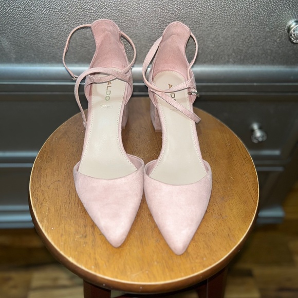 PRE-LOVED 🩷 ALDO Pointed Toe Heels - Picture 1 of 4
